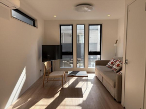Independent House, 3 min walk from Senkawa Station, Ikebukuro 2 stops 4 min, Direct access to Shinjuku Shibuya Ginza, MAX 8 People